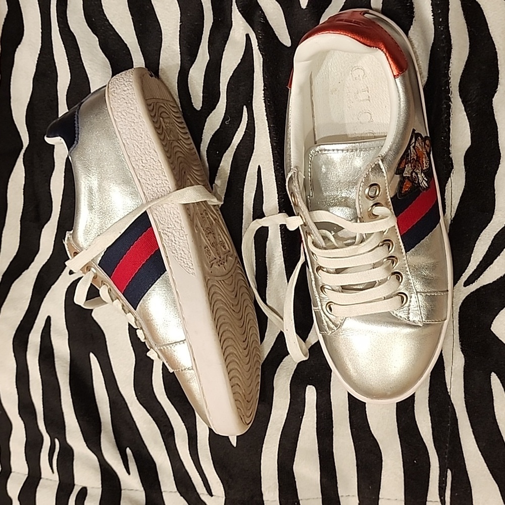 Gucci Woman Silver Sneakers with Red and Blue Accents